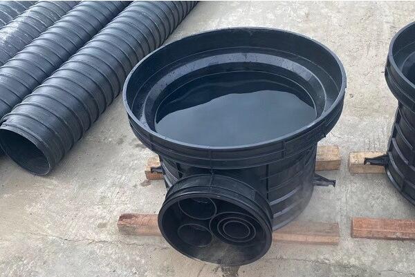 室內(nèi)排水管如何接入塑料檢查井？